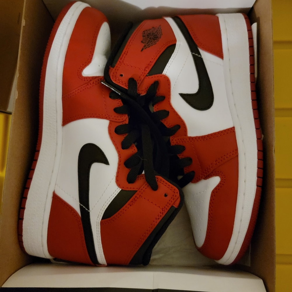 AIR JORDAN 1 RETRO HIGH OG WHITE/VARSITY RED-BLACK